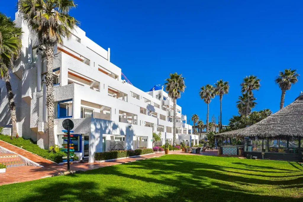 Las Rocas Resort & Spa